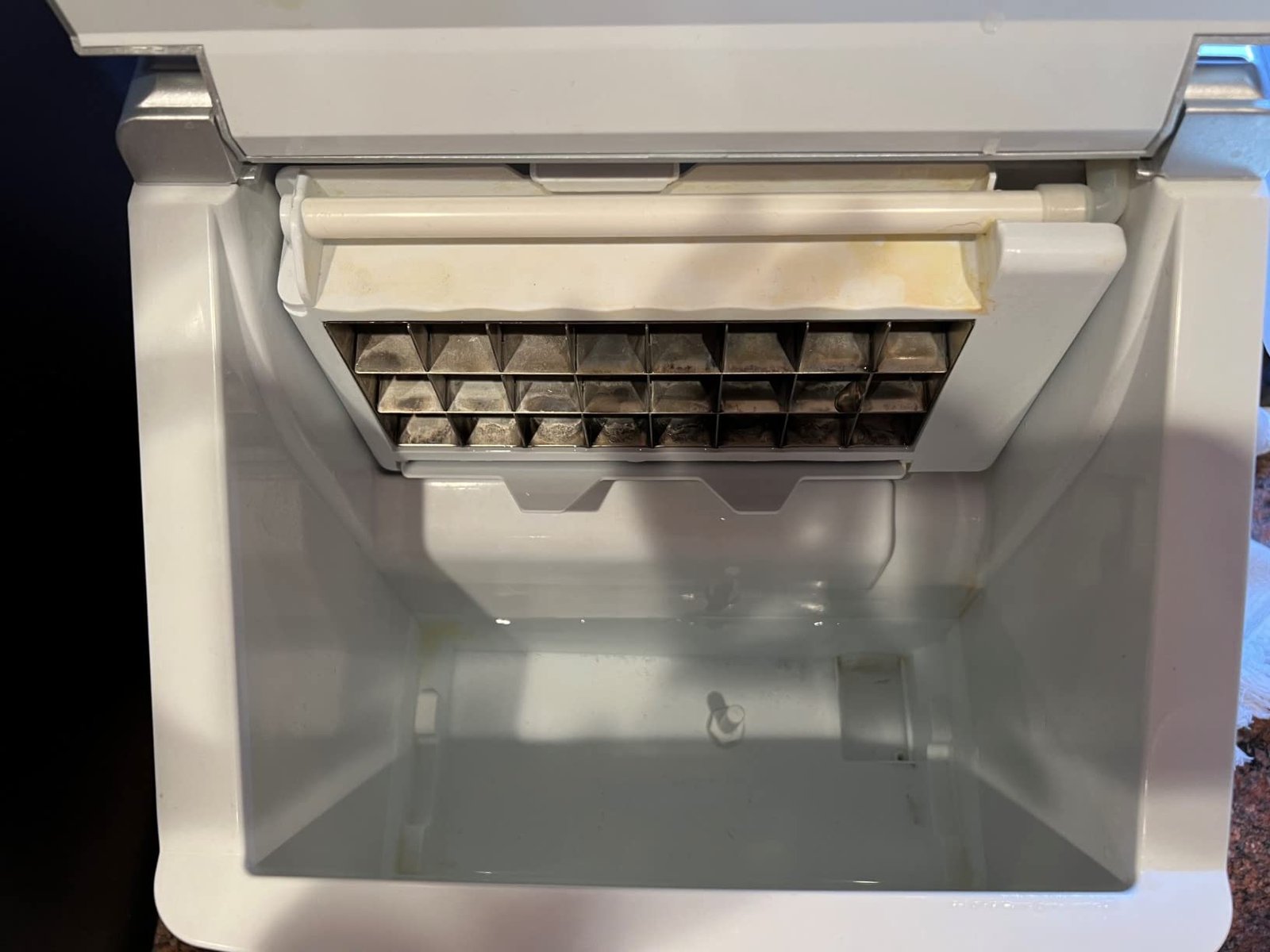 Hicon Ice Maker Machine 16M 16AL 26YB Home Ice Machine Dormitory Mini Ice Maker (16M With Handle) 15KG/24h photo review