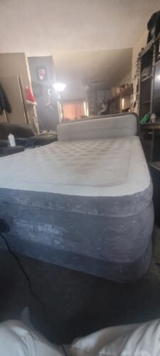 Intex 64447ED Dura-Beam Deluxe Ultra Plush Air Mattress with Headboard: Fiber-Tech – Queen Size – Built-in Electric Pump – 18in Bed Height – 600lb Weight Capacity photo review