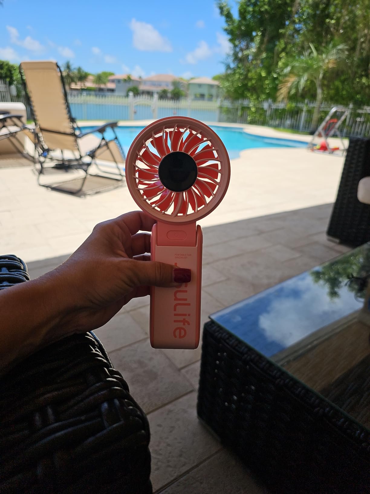 JISULIFE Handheld Fan Life7 – Ultimate Flexibility: High-Power Motor. LED Display. 19.5 Hrs Cooling. 5000mAh Rechargeable. 5-Speed. Foldable Design. 3-IN-1 Portable Fan for Travel Cruise Beach(Grey) photo review