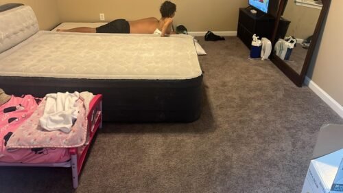 Intex 64447ED Dura-Beam Deluxe Ultra Plush Air Mattress with Headboard: Fiber-Tech – Queen Size – Built-in Electric Pump – 18in Bed Height – 600lb Weight Capacity photo review