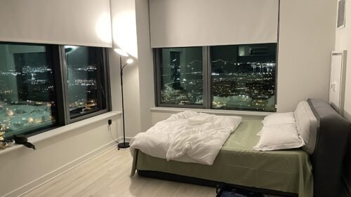 Intex 64447ED Dura-Beam Deluxe Ultra Plush Air Mattress with Headboard: Fiber-Tech – Queen Size – Built-in Electric Pump – 18in Bed Height – 600lb Weight Capacity photo review