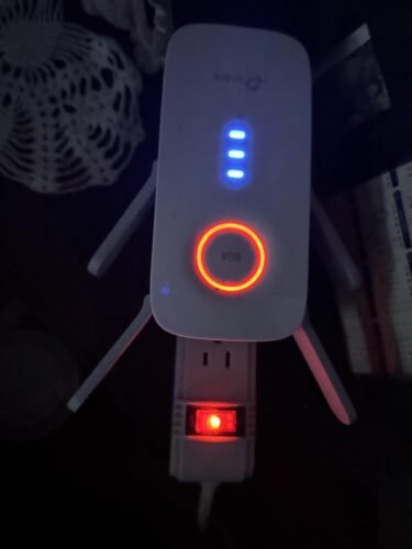 TP-Link WiFi Extender with Ethernet Port. Dual Band 5GHz/2.4GHz. Up to 44% More Bandwidth Than Single Band. Covers Up to 1200 Sq.ft and 30 Devices. Signal Booster Amplifier Supports OneMesh(RE220) photo review