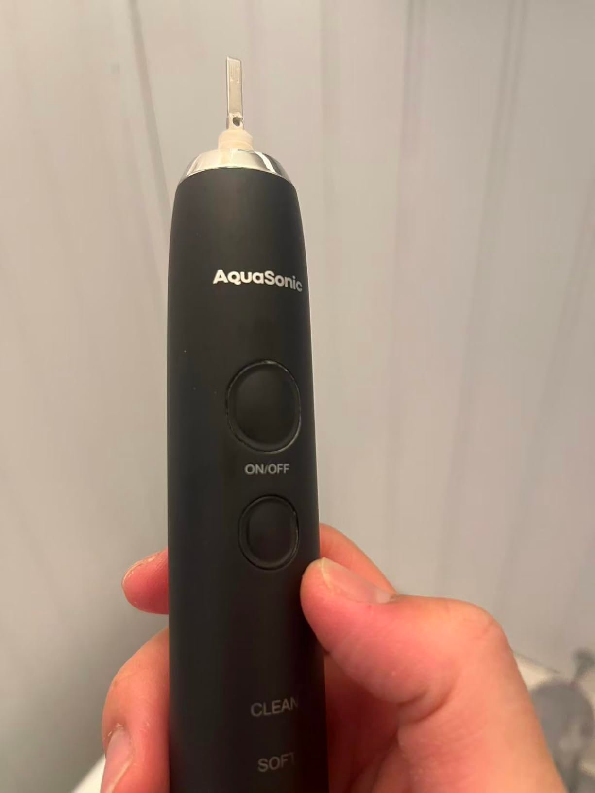 Aquasonic Black Series Ultra Whitening Toothbrush – ADA Accepted Electric Toothbrush- 8 Brush Heads & Travel Case – 40.000 VPM Electric Motor & Wireless Charging - 4 Modes w Smart Timer photo review