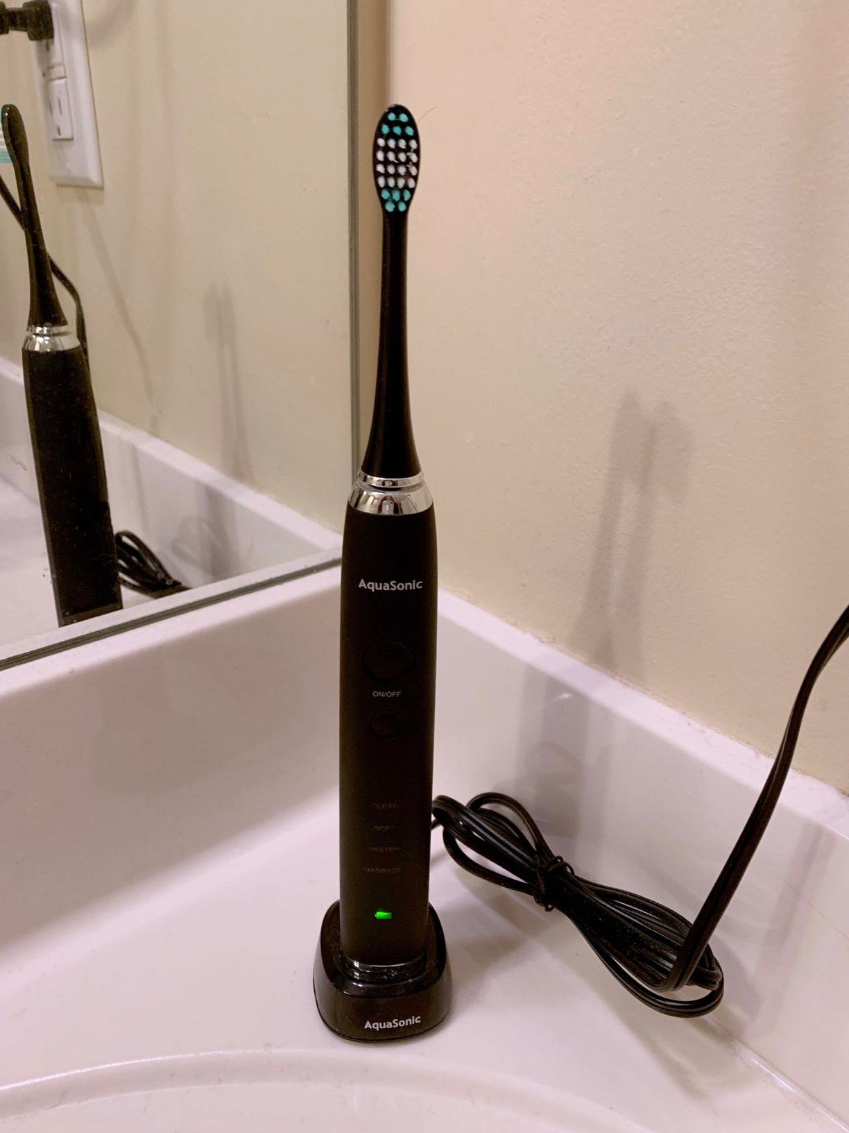 Aquasonic Black Series Ultra Whitening Toothbrush – ADA Accepted Electric Toothbrush- 8 Brush Heads & Travel Case – 40.000 VPM Electric Motor & Wireless Charging - 4 Modes w Smart Timer photo review