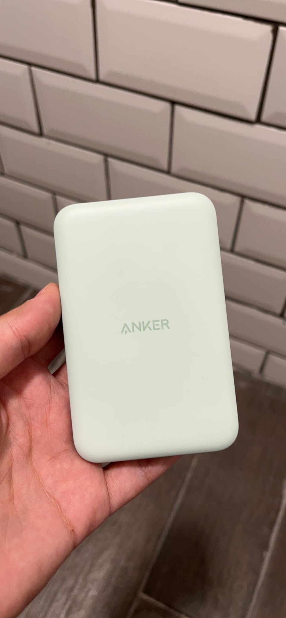 Anker 621 Magnetic Portable Charger (MagGo). 5.000mAh Wireless Power Bank with USB-C Cable. Magsafe-Compatible Battery Pack for iPhone 16/15/14/13/12 Series photo review