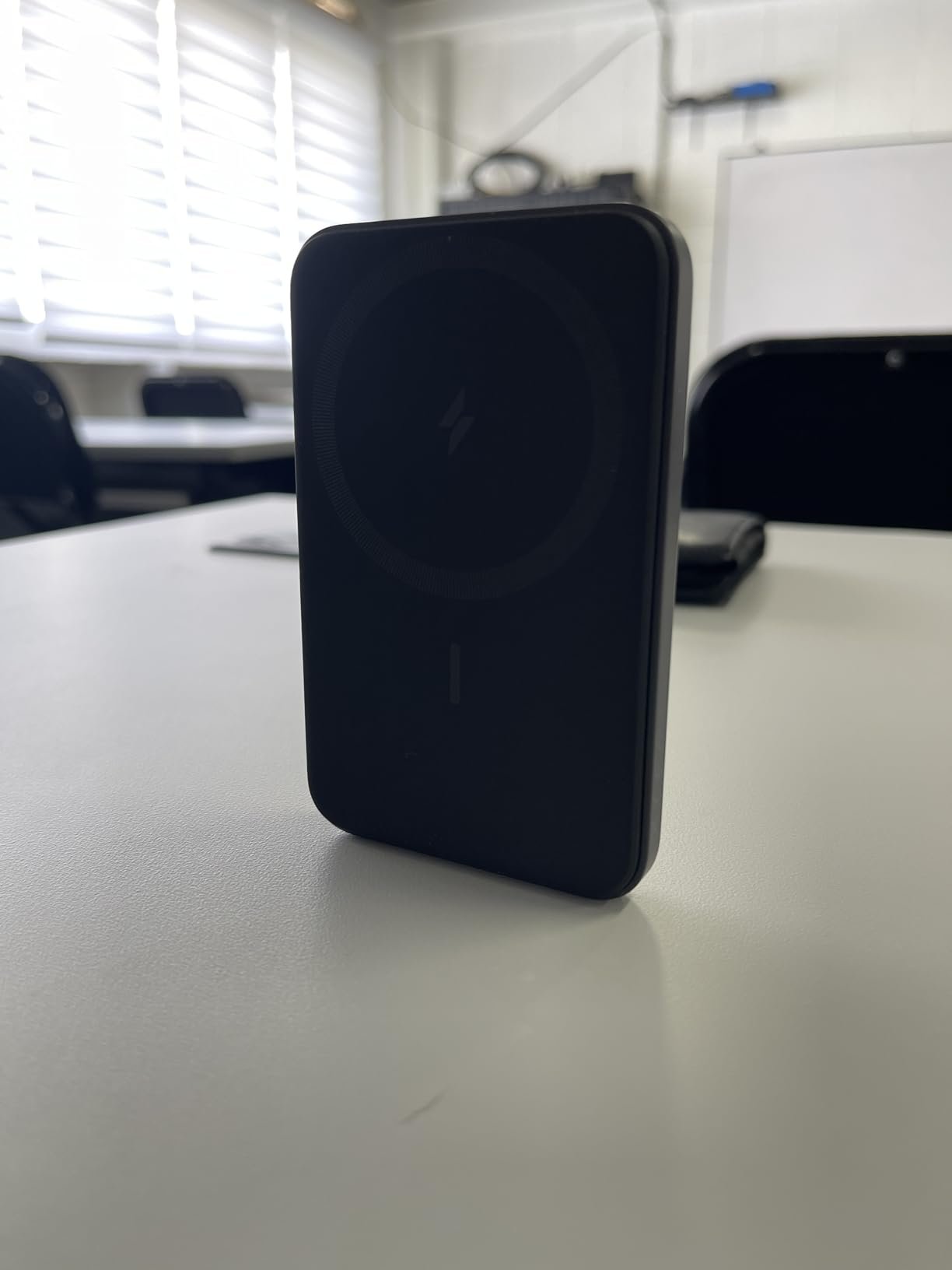 Anker 621 Magnetic Portable Charger (MagGo). 5.000mAh Wireless Power Bank with USB-C Cable. Magsafe-Compatible Battery Pack for iPhone 16/15/14/13/12 Series photo review