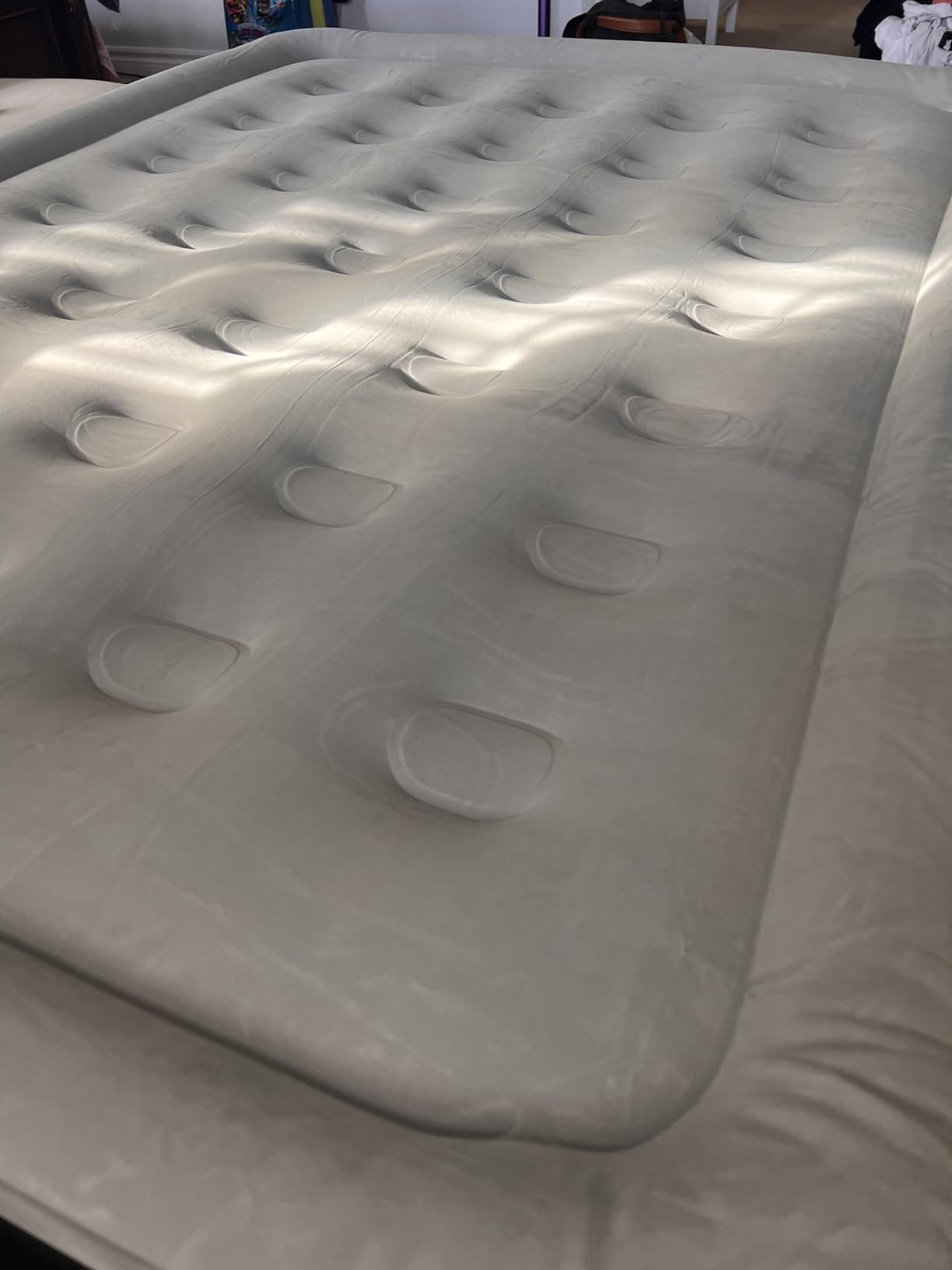 Queen Air Mattress with Built-in Pump. 18 Raised Blow Up Mattress. 800 lbs Max Honeycomb Air Bed. 48Hr Leak-Proof Test. 3min Inflatable Mattress for Home. Guests. Camping. Colchones inflables photo review