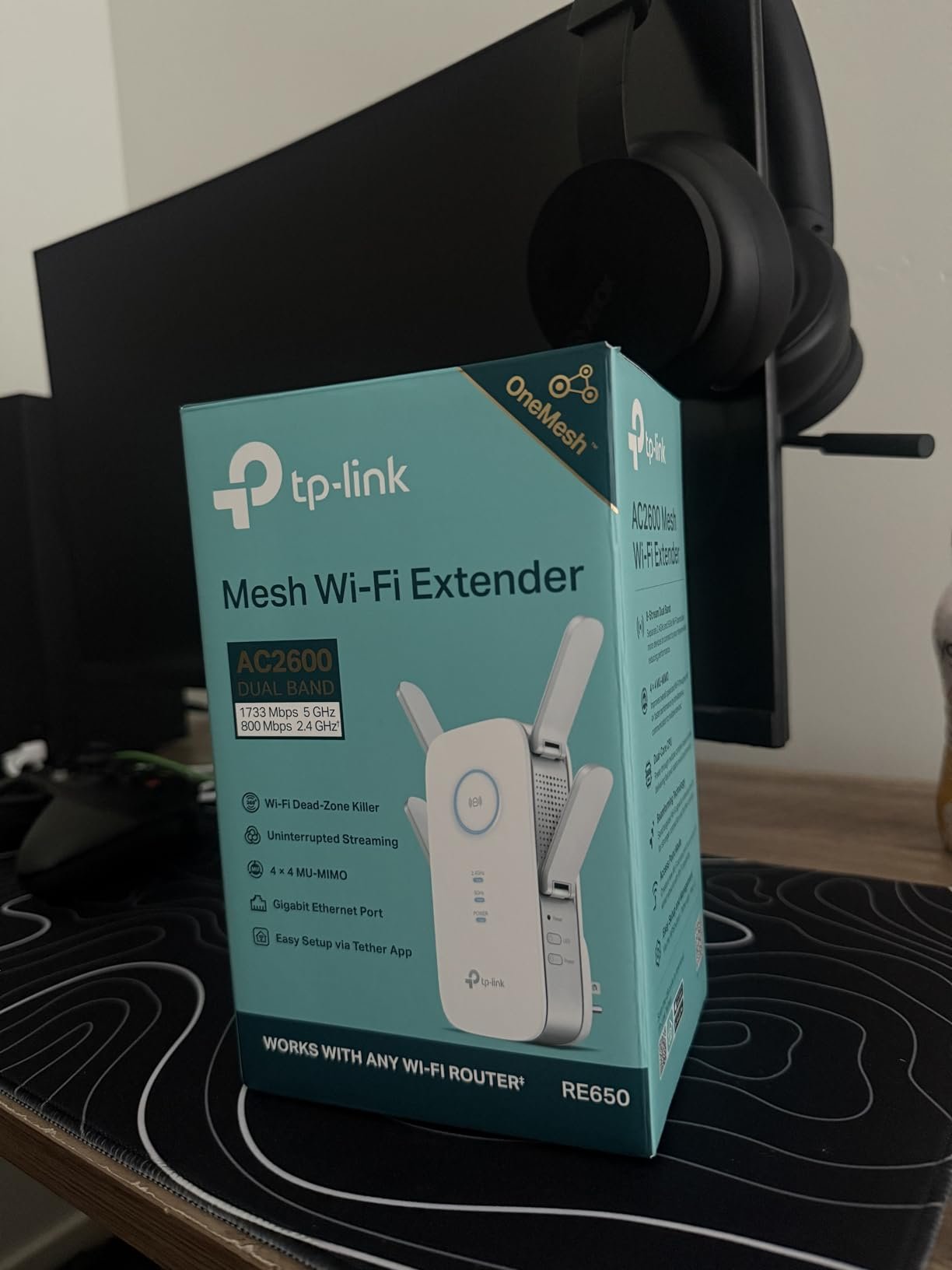 TP-Link WiFi Extender with Ethernet Port. Dual Band 5GHz/2.4GHz. Up to 44% More Bandwidth Than Single Band. Covers Up to 1200 Sq.ft and 30 Devices. Signal Booster Amplifier Supports OneMesh(RE220) photo review