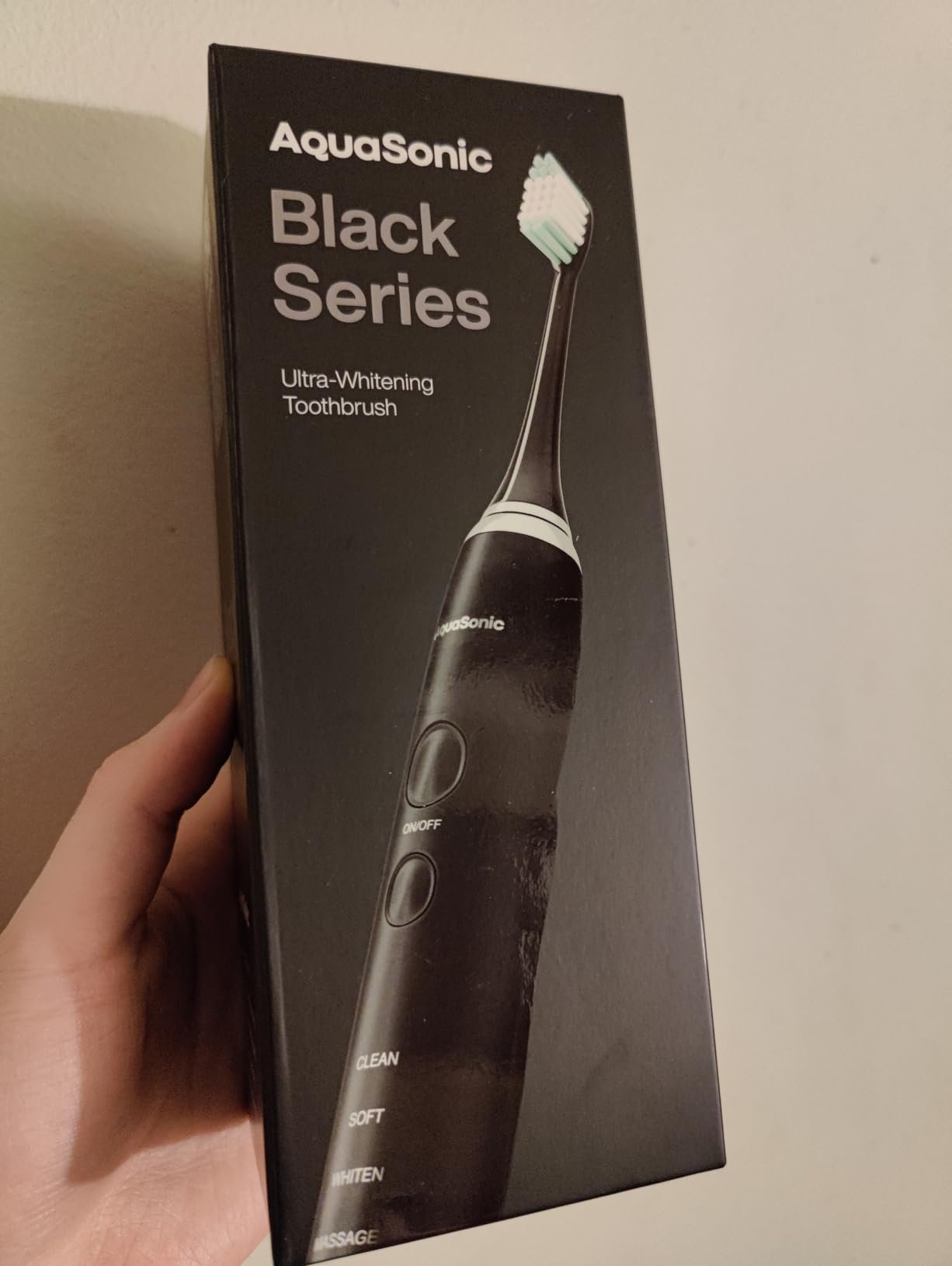 Aquasonic Black Series Ultra Whitening Toothbrush – ADA Accepted Electric Toothbrush- 8 Brush Heads & Travel Case – 40.000 VPM Electric Motor & Wireless Charging - 4 Modes w Smart Timer photo review