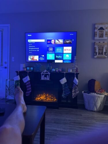 Roku Streaming Stick 4K - HDR & Dolby Vision Roku Streaming Device for TV with Voice Remote & Long-Range Wi-Fi - Free & Live TV photo review
