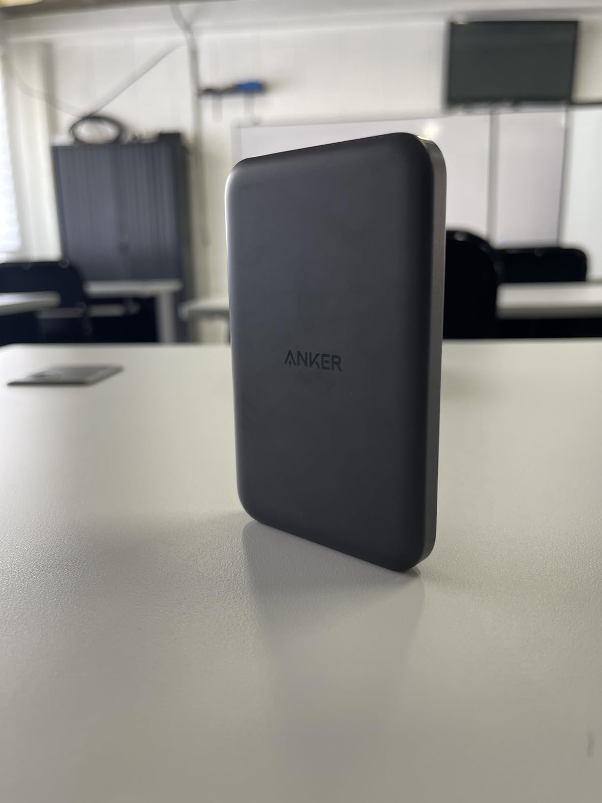Anker 621 Magnetic Portable Charger (MagGo). 5.000mAh Wireless Power Bank with USB-C Cable. Magsafe-Compatible Battery Pack for iPhone 16/15/14/13/12 Series photo review