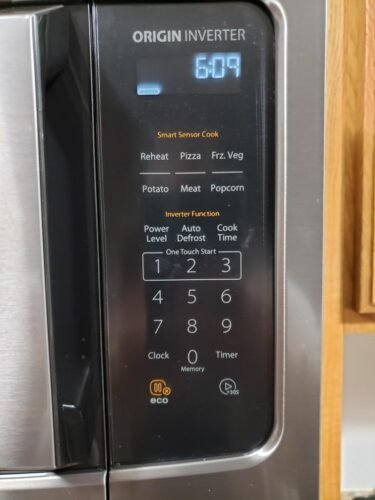 TOSHIBA EM131A5C-BS Countertop Microwave Ovens 1.2 Cu Ft. 12.4 Removable Turntable Smart Humidity Sensor 12 Auto Menus Mute Function ECO Mode Easy Clean Interior Black Color 1000W photo review