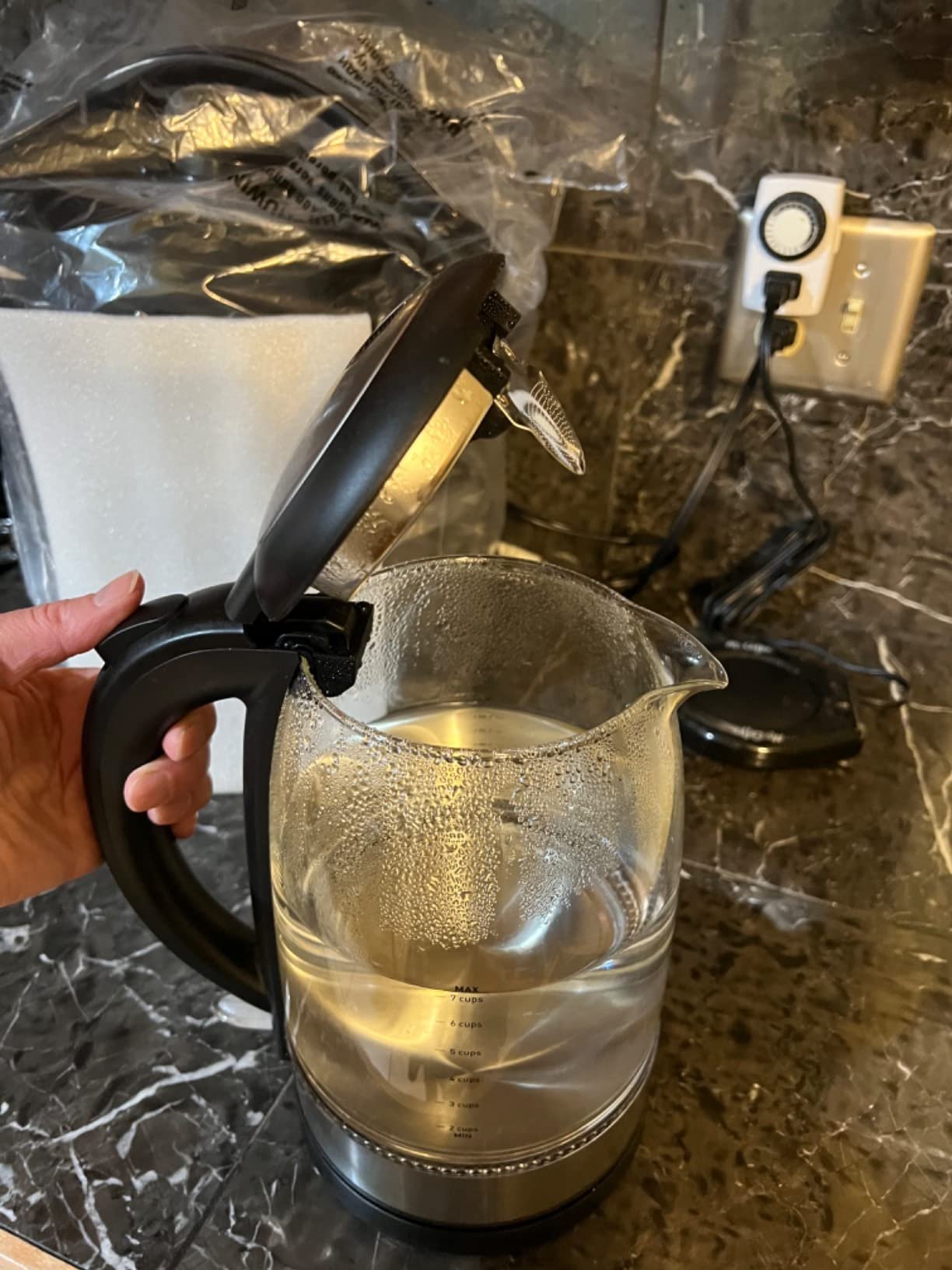 Cosori Electric Kettle. No Plastic Contact With Water. Wide Mouth For Easy Cleaning. Auto Shut Off. 1.7L Tea Kettle & Hot Water Boiler. Water Heater & Teapot. Borosilicate Glass. Black. 1500W photo review