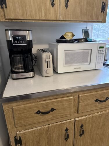 bella 2 Slice Slim Toaster. Fits-anywhere™ Kitchenware. 6 Setting Shade Control with Reheat & Cancel Buttons. Fits sourdough. 10 Long Slot. Anti Jam & Auto Shutoff. 900 Watt. Oatmilk photo review