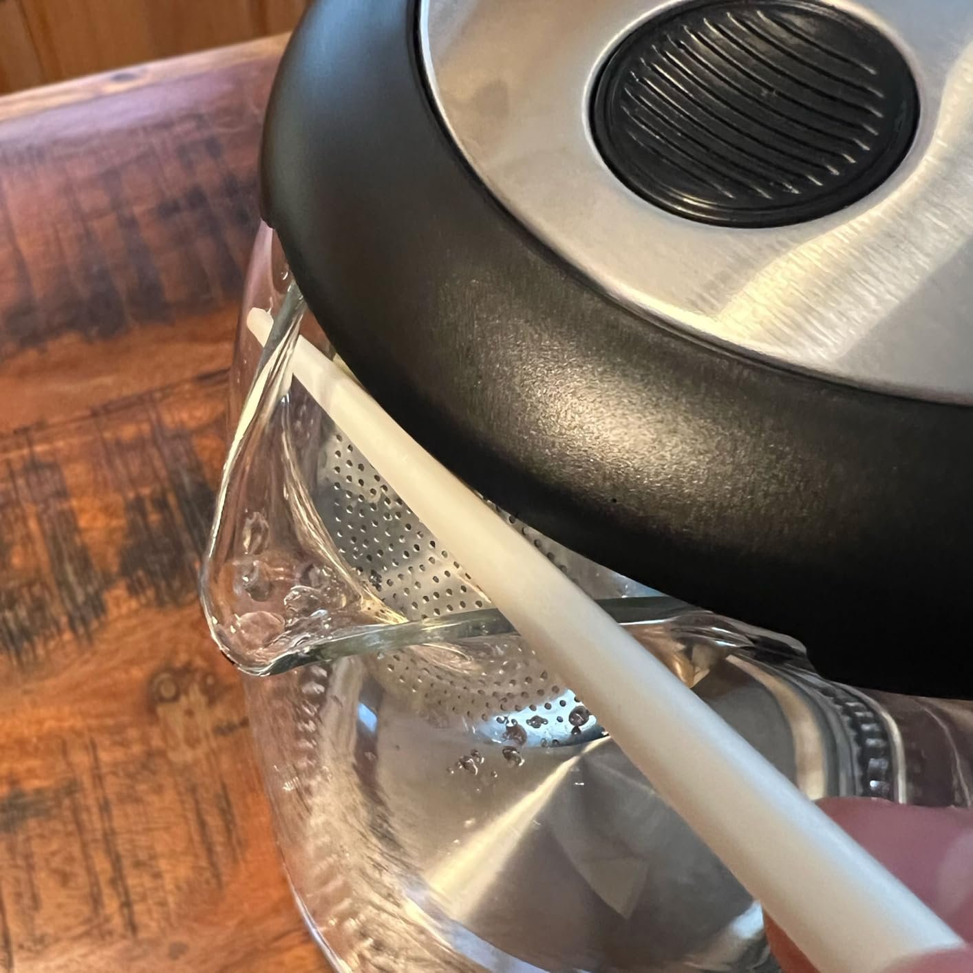 Cosori Electric Kettle. No Plastic Contact With Water. Wide Mouth For Easy Cleaning. Auto Shut Off. 1.7L Tea Kettle & Hot Water Boiler. Water Heater & Teapot. Borosilicate Glass. Black. 1500W photo review