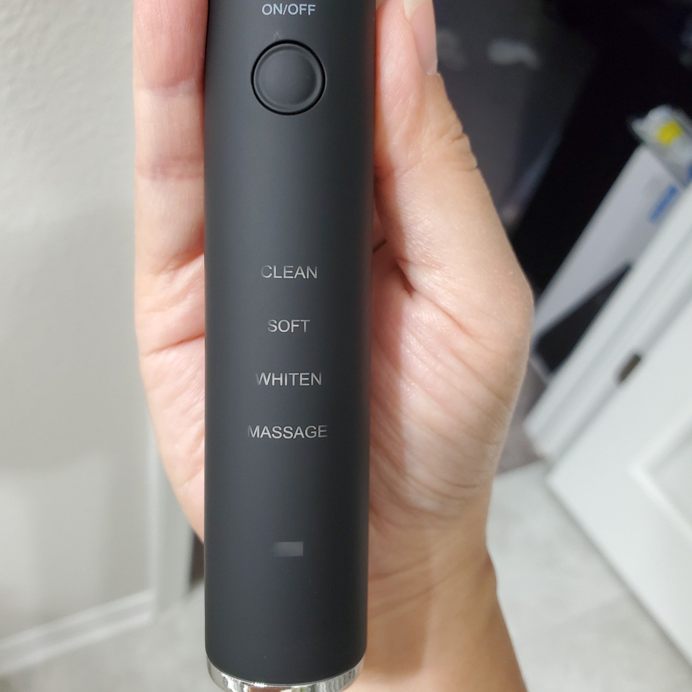 Aquasonic Black Series Ultra Whitening Toothbrush – ADA Accepted Electric Toothbrush- 8 Brush Heads & Travel Case – 40.000 VPM Electric Motor & Wireless Charging - 4 Modes w Smart Timer photo review