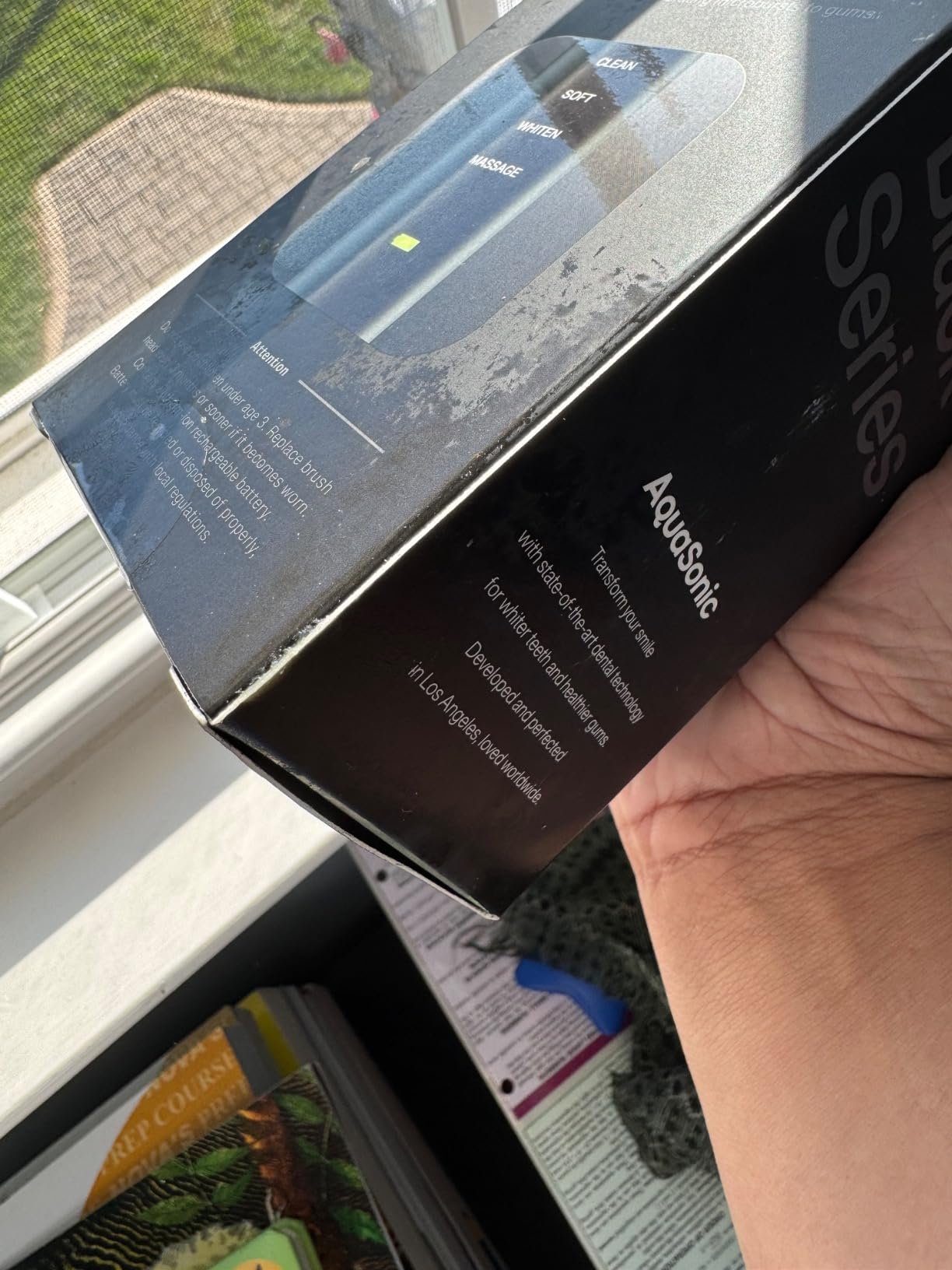 Aquasonic Black Series Ultra Whitening Toothbrush – ADA Accepted Electric Toothbrush- 8 Brush Heads & Travel Case – 40.000 VPM Electric Motor & Wireless Charging - 4 Modes w Smart Timer photo review