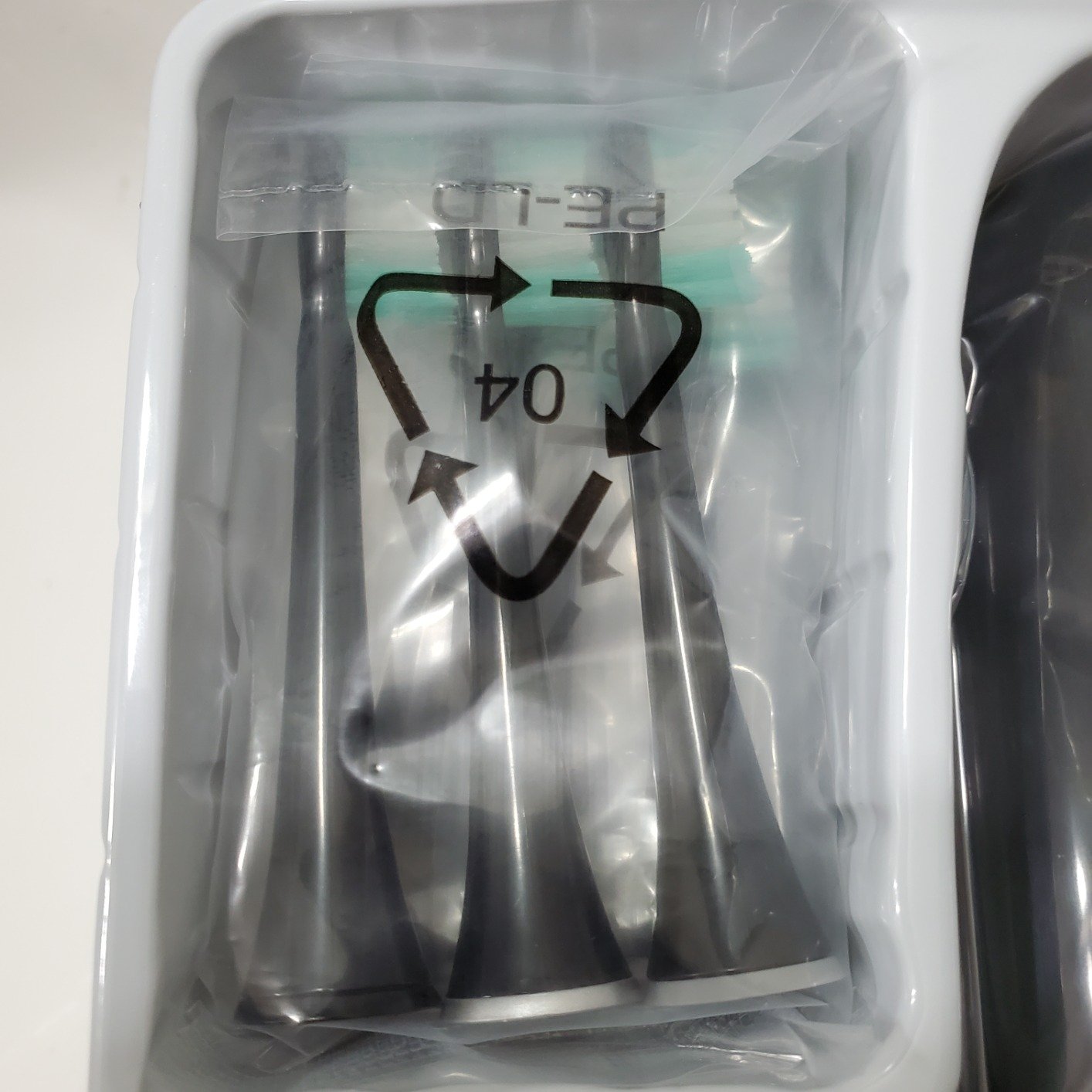 Aquasonic Black Series Ultra Whitening Toothbrush – ADA Accepted Electric Toothbrush- 8 Brush Heads & Travel Case – 40.000 VPM Electric Motor & Wireless Charging - 4 Modes w Smart Timer photo review