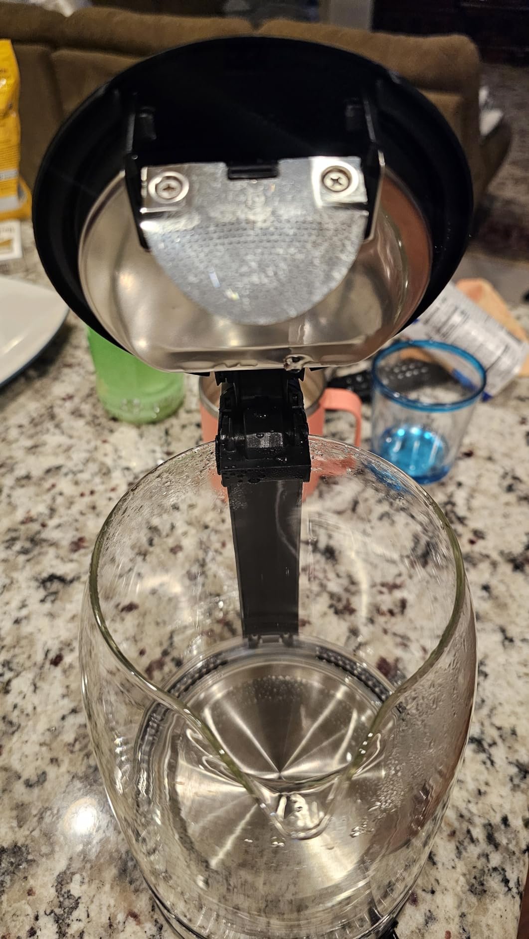 Cosori Electric Kettle. No Plastic Contact With Water. Wide Mouth For Easy Cleaning. Auto Shut Off. 1.7L Tea Kettle & Hot Water Boiler. Water Heater & Teapot. Borosilicate Glass. Black. 1500W photo review