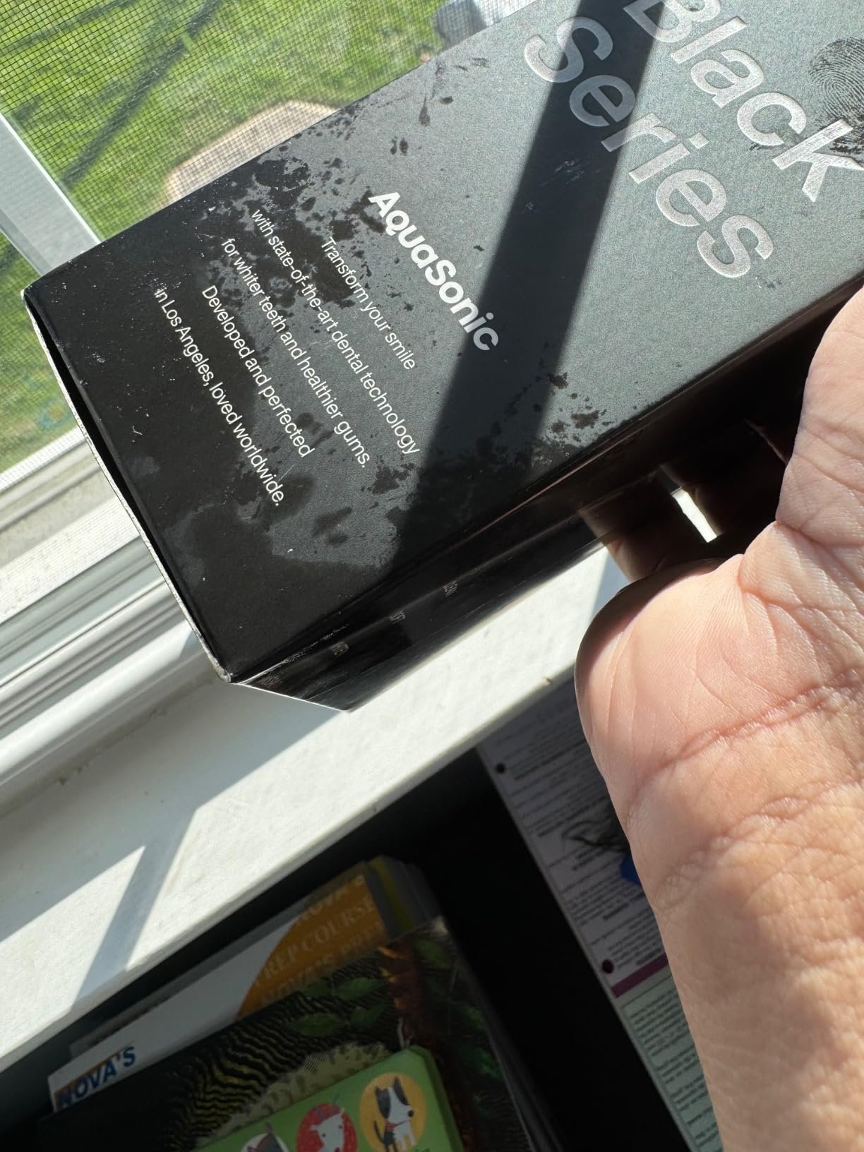 Aquasonic Black Series Ultra Whitening Toothbrush – ADA Accepted Electric Toothbrush- 8 Brush Heads & Travel Case – 40.000 VPM Electric Motor & Wireless Charging - 4 Modes w Smart Timer photo review