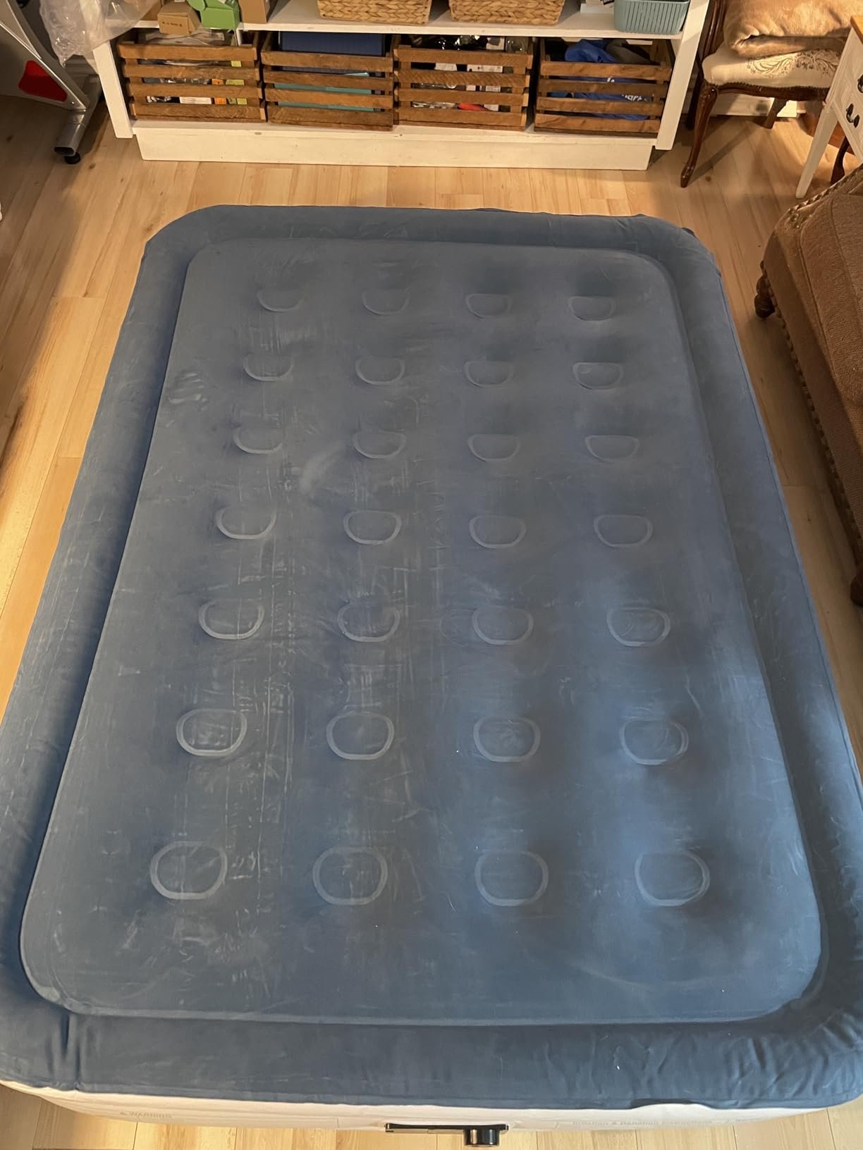 Queen Air Mattress with Built-in Pump. 18 Raised Blow Up Mattress. 800 lbs Max Honeycomb Air Bed. 48Hr Leak-Proof Test. 3min Inflatable Mattress for Home. Guests. Camping. Colchones inflables photo review