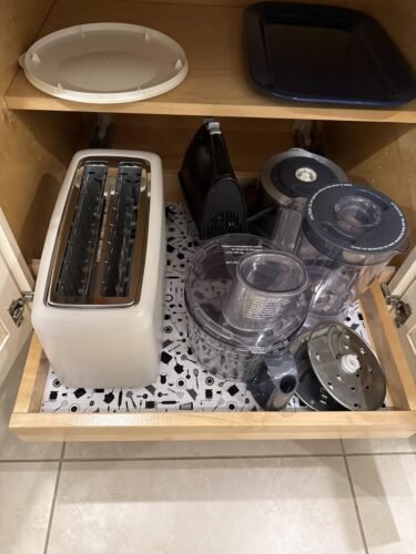 bella 2 Slice Slim Toaster. Fits-anywhere™ Kitchenware. 6 Setting Shade Control with Reheat & Cancel Buttons. Fits sourdough. 10 Long Slot. Anti Jam & Auto Shutoff. 900 Watt. Oatmilk photo review