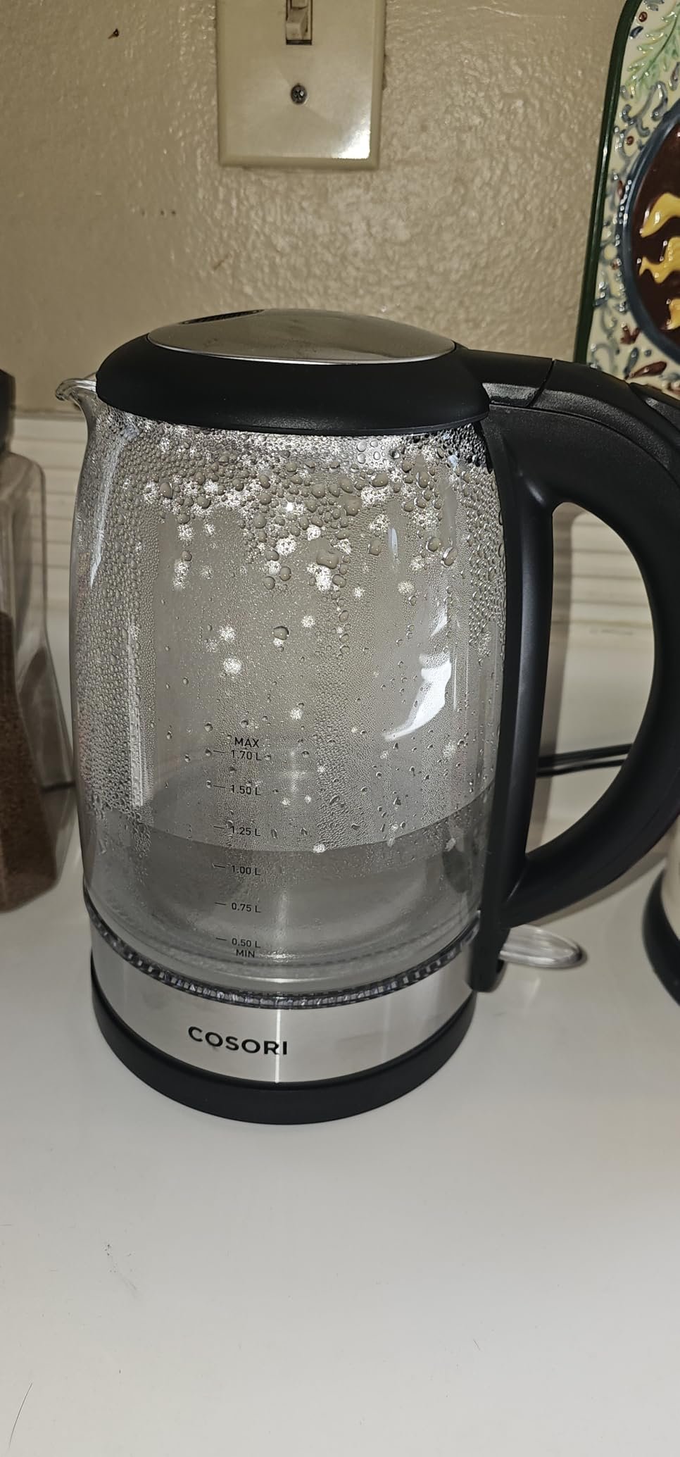 Cosori Electric Kettle. No Plastic Contact With Water. Wide Mouth For Easy Cleaning. Auto Shut Off. 1.7L Tea Kettle & Hot Water Boiler. Water Heater & Teapot. Borosilicate Glass. Black. 1500W photo review
