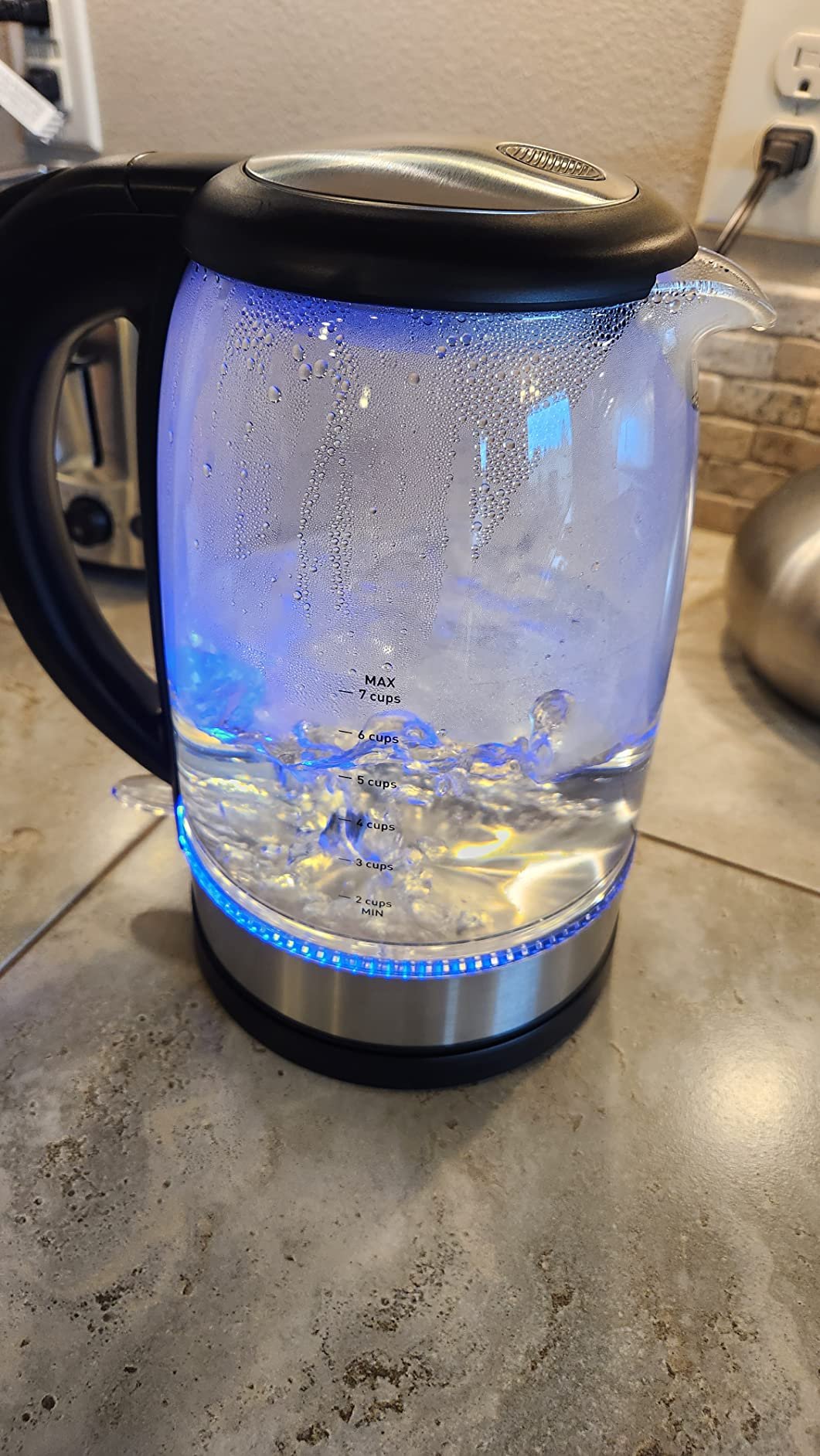 Cosori Electric Kettle. No Plastic Contact With Water. Wide Mouth For Easy Cleaning. Auto Shut Off. 1.7L Tea Kettle & Hot Water Boiler. Water Heater & Teapot. Borosilicate Glass. Black. 1500W photo review