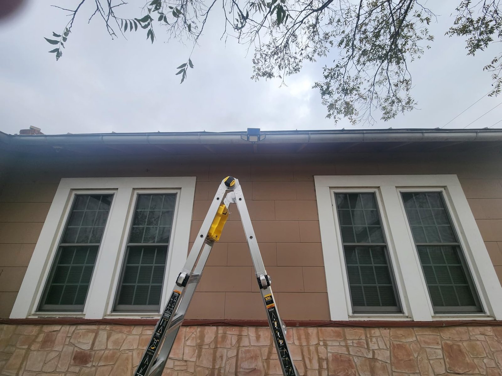 Tuffenough Solar Outdoor Lights 2500LM 210 LED Security Lights with Remote Control.3 Heads Motion Sensor Lights. IP65 Waterproof.270° Wide Angle Flood Wall Lights with 3 Modes(2 Packs) photo review