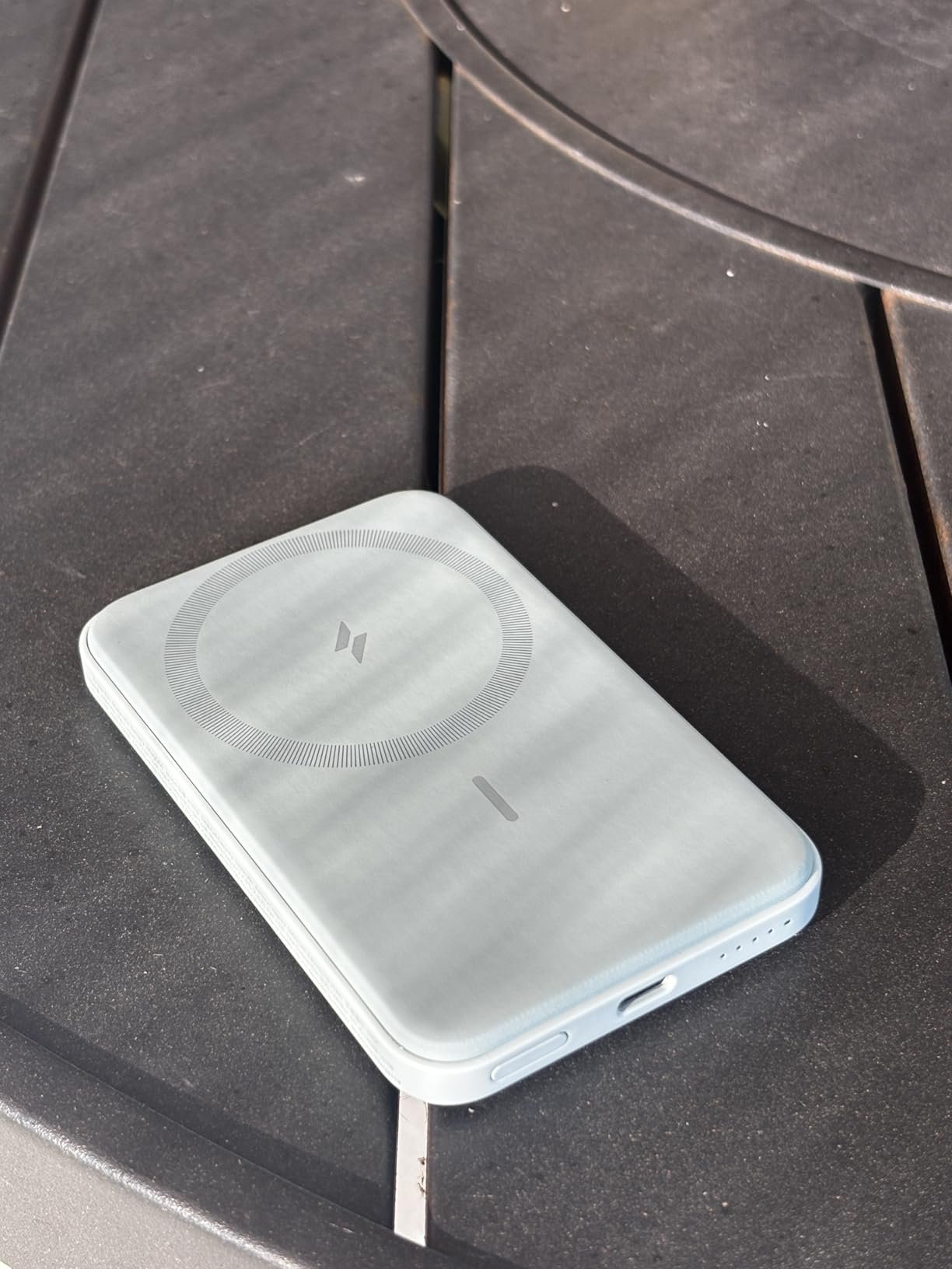 Anker 621 Magnetic Portable Charger (MagGo). 5.000mAh Wireless Power Bank with USB-C Cable. Magsafe-Compatible Battery Pack for iPhone 16/15/14/13/12 Series photo review