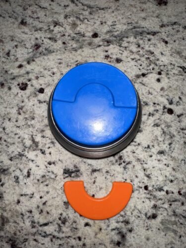 Omie OmieBox Bento Box for Kids - Insulated Lunch Box with Leak Proof Food Jar - 3 Compartments. 2 Temperature Zones - (Meadow) photo review