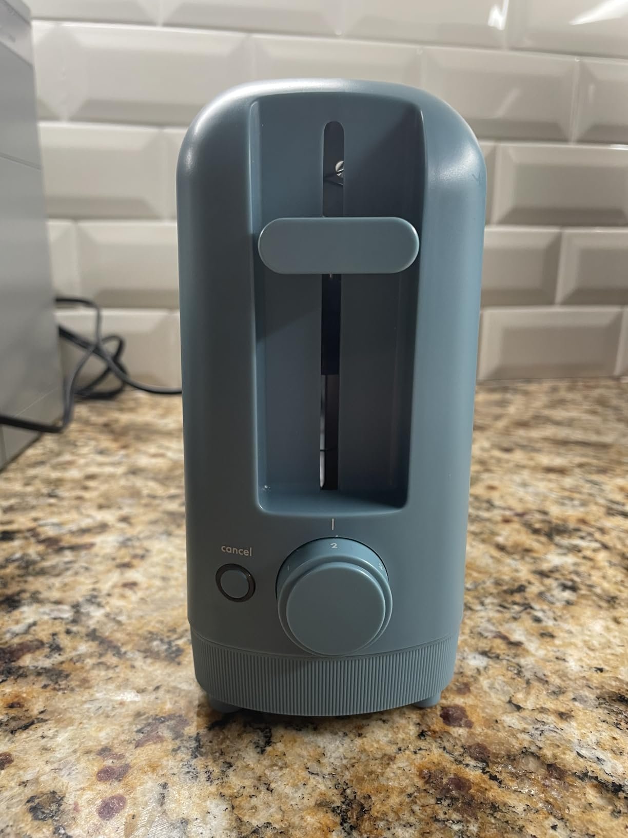 bella 2 Slice Slim Toaster. Fits-anywhere™ Kitchenware. 6 Setting Shade Control with Reheat & Cancel Buttons. Fits sourdough. 10 Long Slot. Anti Jam & Auto Shutoff. 900 Watt. Oatmilk photo review