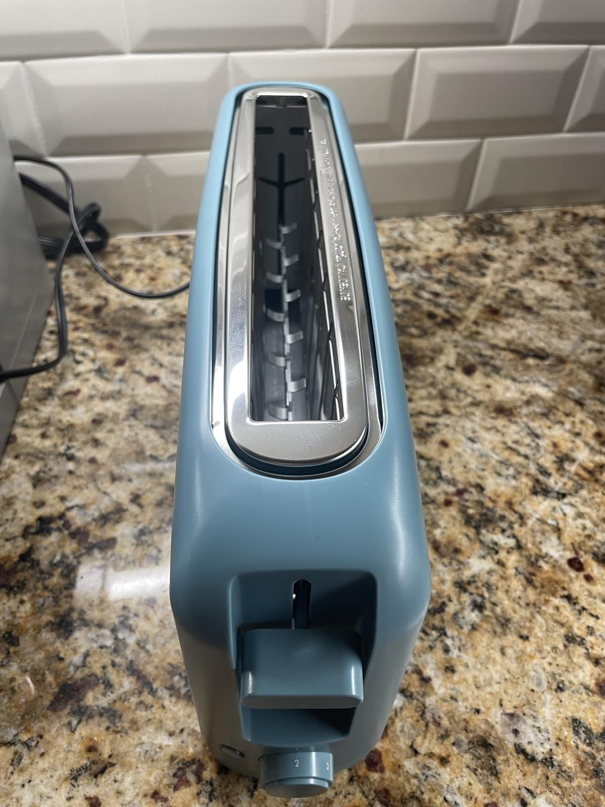 bella 2 Slice Slim Toaster. Fits-anywhere™ Kitchenware. 6 Setting Shade Control with Reheat & Cancel Buttons. Fits sourdough. 10 Long Slot. Anti Jam & Auto Shutoff. 900 Watt. Oatmilk photo review
