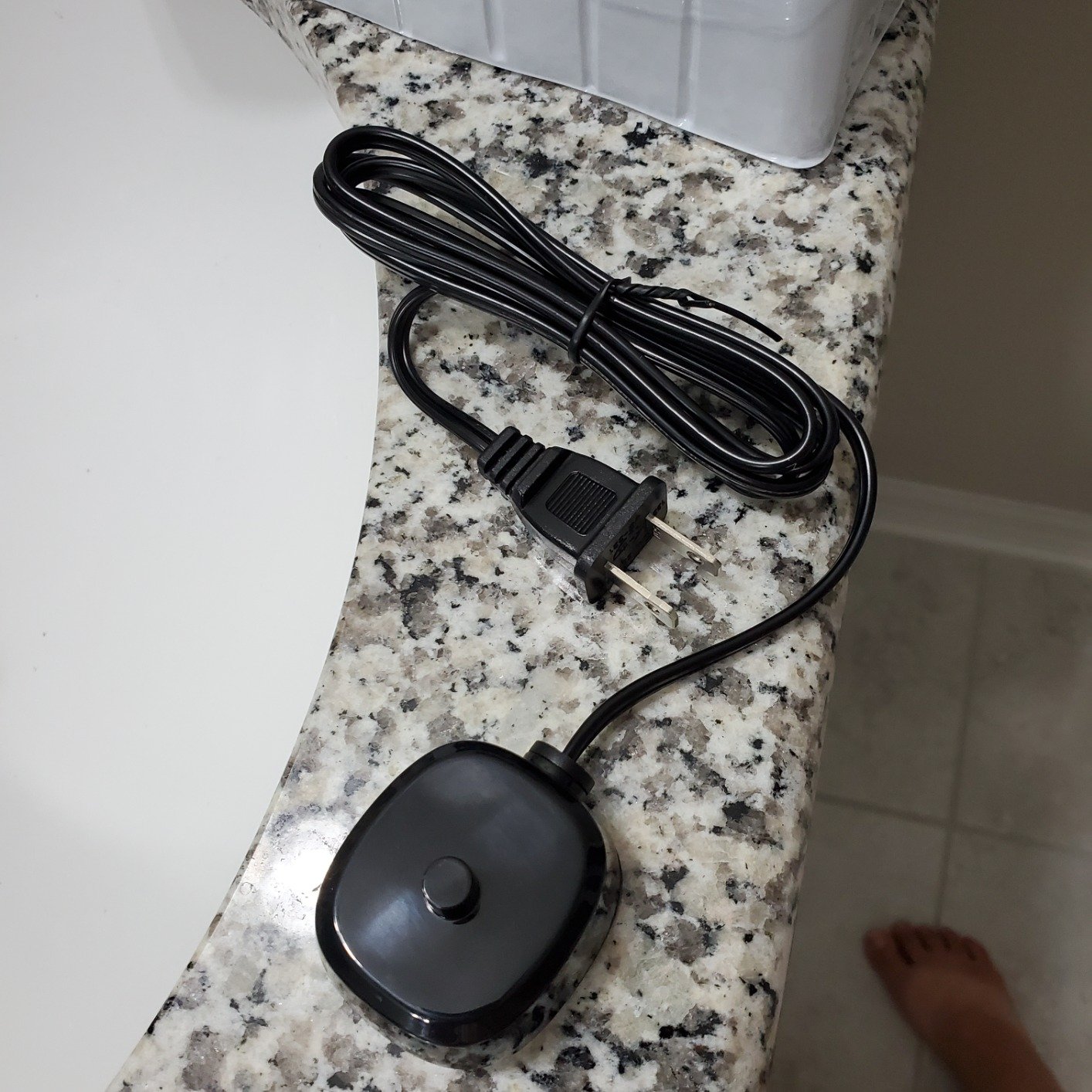 Aquasonic Black Series Ultra Whitening Toothbrush – ADA Accepted Electric Toothbrush- 8 Brush Heads & Travel Case – 40.000 VPM Electric Motor & Wireless Charging - 4 Modes w Smart Timer photo review